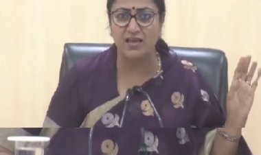 दिल्ली की CM रेखा गुप्ता का सख्त रुख: जलभराव पर अधिकारियों पर कार्रवाई, झुग्गीवासियों को मिलेगा पक्का घर