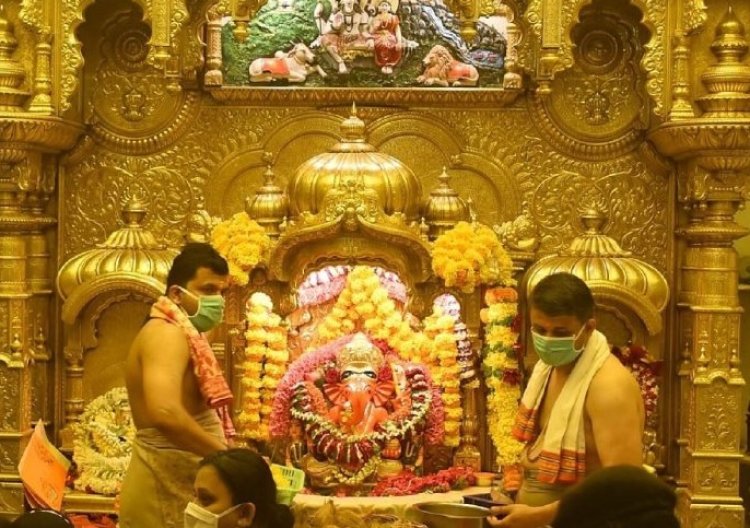 मुंबई के सिद्धिविनायक मंदिर में नारियल, प्रसाद पर प्रतिबंध, सामने आई बड़ी वजह