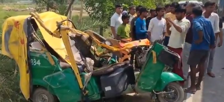यूपी में बड़ा हादसा, ऑटो-ट्रक की टक्कर में 6 लोगों की मौत