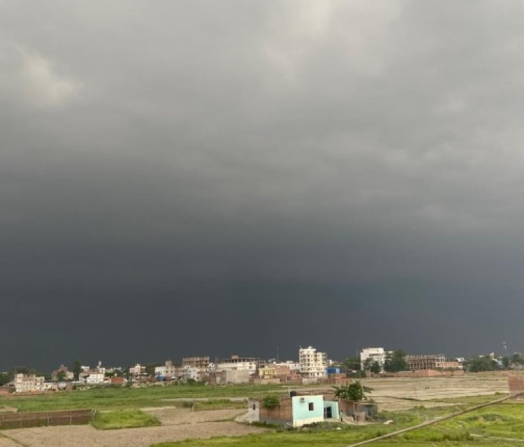 Weather News:  यूपी और बिहार में बदला मौसम का मिजाज, कहीं होगी बारिश तो कहीं तेज हवाओं का अलर्ट
