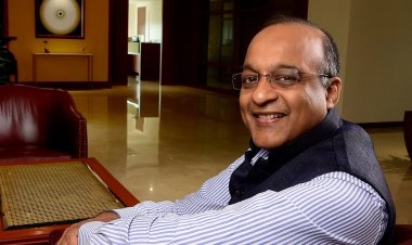 HDFC के मुखिया पर मुकदमा: शशिधर जगदीशन के खिलाफ FIR का सच क्या है?