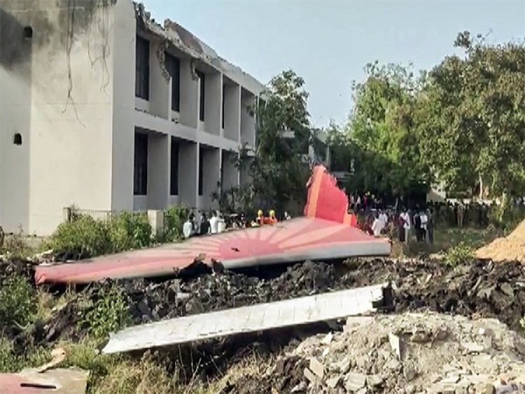 फ्लाइट में सबसे सुरक्षित सीट कौन सी? अहमदाबाद प्लेन क्रैश से सामने आए चौंकाने वाले तथ्य