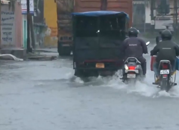मानसून का कहर: झारखंड में भारी बारिश से 2 छात्रों सहित 3 की मौत, स्कूल बंद; अलर्ट जारी