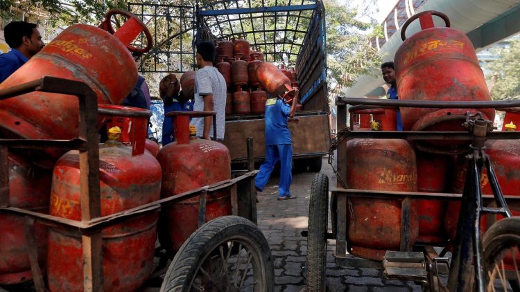 LPG सिलेंडर के दाम नहीं बढ़ेंगे, शिक्षा के लिए 4,200 करोड़; मोदी कैबिनेट के 5 बड़े ऐलान