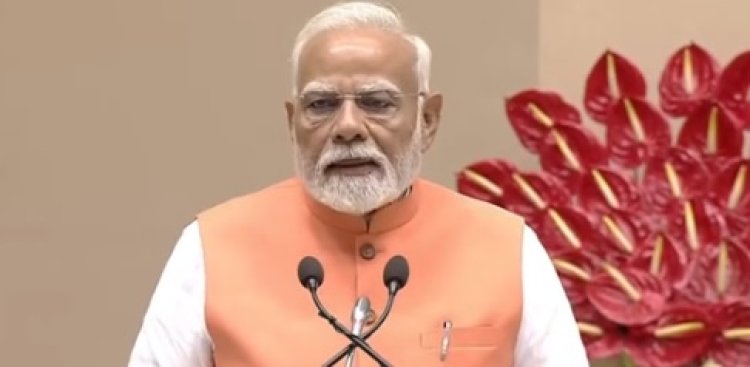 ऑपरेशन सिंदूर: पीएम मोदी ने केवल दो शब्द बोले और तालियों से गूंज उठा सभागार