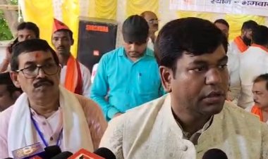वोट ही पहचान है… इसे बचाइए!: रोहतास में मुकेश सहनी का बीजेपी पर हमला, कहा– ‘आपके वोट की चोरी हो रही है’
