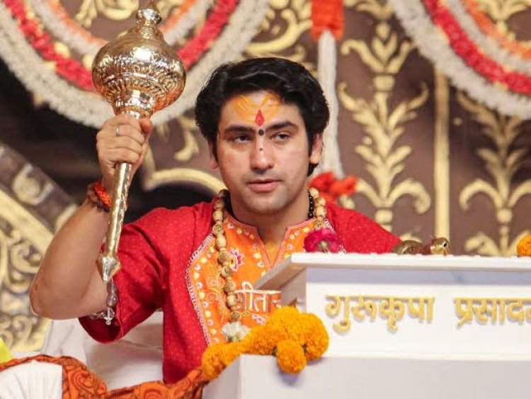 अखिलेश के ‘अंडर द टेबल’ बयान पर बागेश्वर बाबा का पलटवार — कहा, सहर्ष कथा करने आएंगे
