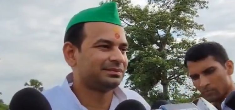 तेज प्रताप यादव का 'डिजिटल विद्रोह': परिवार और RJD को X पर किया अनफॉलो, BJP में एंट्री की अटकलें तेज