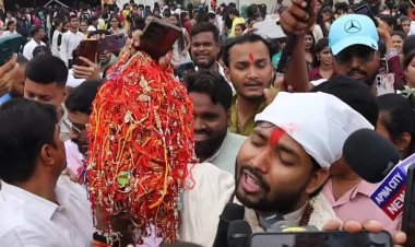 रक्षा बंधन पर खान सर का ‘ग्रैंड सेलिब्रेशन’ — छात्राओं ने बांधी राखी, 156  भोग से किया स्वागत