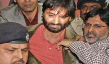 Kashmiri Pandit Nurse Murder Case: SIA की श्रीनगर में 8 ठिकानों पर छापेमारी, यासीन मलिक के घर पर भी कार्रवाई