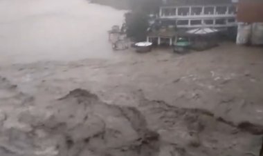 उत्तराखंड में बादल फटा: चमोली और रुद्रप्रयाग में हाहाकार, नदियां उफान पर; पुल बहा