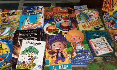 पटना में Mount Carmel High School में लगा Books Exhibition, बच्चों और पैरेंट्स ने खूब की किताबों की खरीदारी