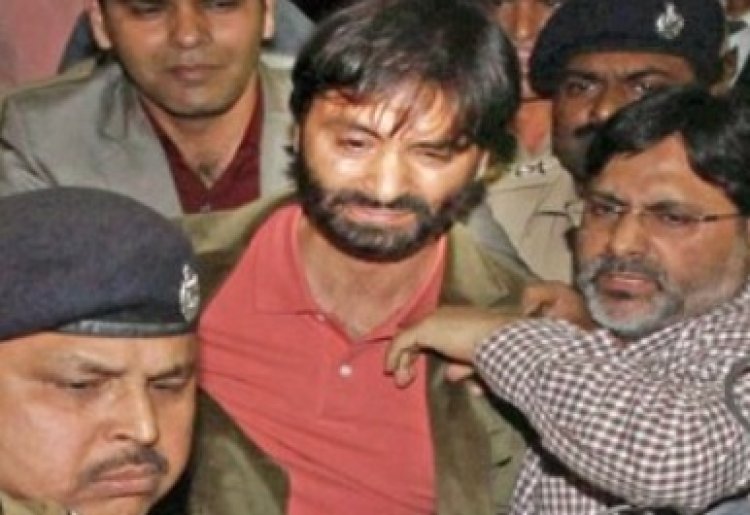Kashmiri Pandit Nurse Murder Case: SIA की श्रीनगर में 8 ठिकानों पर छापेमारी, यासीन मलिक के घर पर भी कार्रवाई