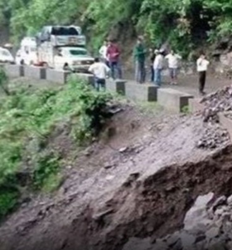 वैष्णो देवी जाने वाले मार्ग पर हादसा: अर्धकुवारी के पास लैंडस्लाइड, कई श्रद्धालु घायल