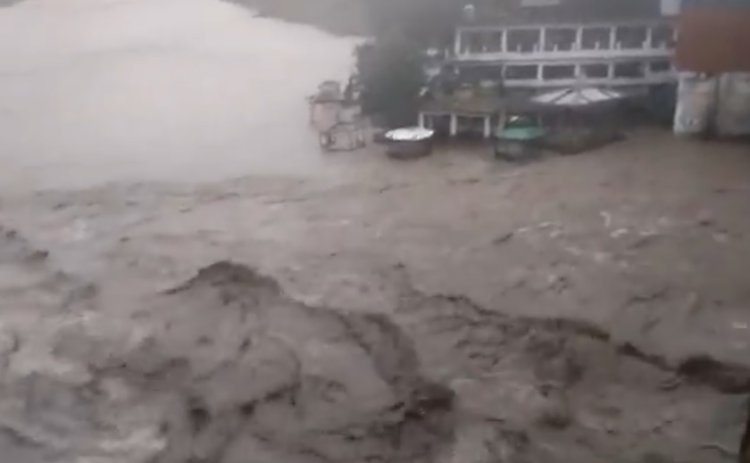 उत्तराखंड में बादल फटा: चमोली और रुद्रप्रयाग में हाहाकार, नदियां उफान पर; पुल बहा