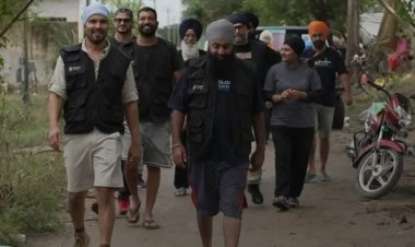 पंजाब बाढ़: रणदीप हुड्डा बने मसीहा, गुरदासपुर में बाढ़ पीड़ितों की मदद के लिए पहुंचे