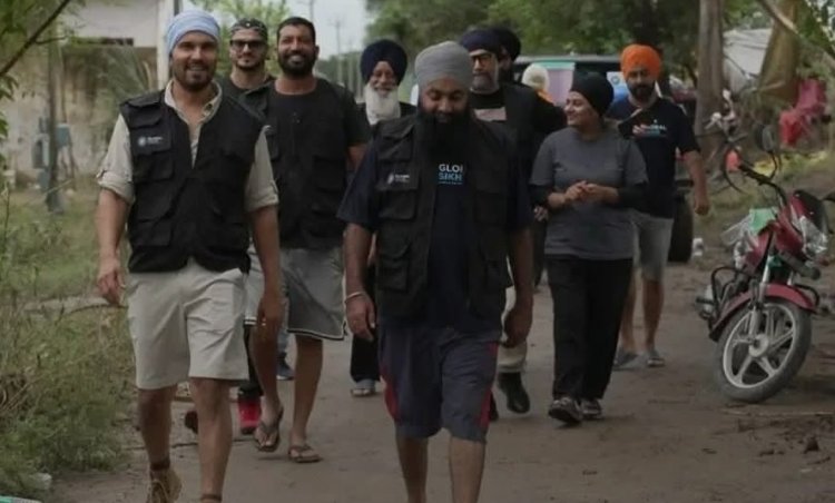पंजाब बाढ़: रणदीप हुड्डा बने मसीहा, गुरदासपुर में बाढ़ पीड़ितों की मदद के लिए पहुंचे