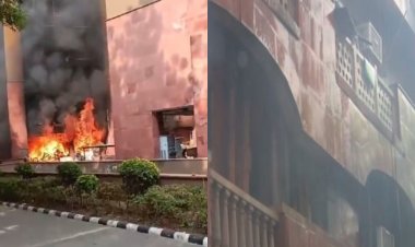 दिल्ली के ब्रह्मपुत्र अपार्टमेंट में भीषण आग, मची अफरातफरी; सांसदों का इलाका बाल-बाल बचा