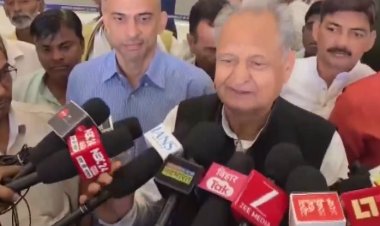 बिहार चुनाव 2025: महागठबंधन में सीट शेयरिंग पर ‘फ्रेंडली फाइट’! तेजस्वी बोले—कल सब कुछ साफ हो जाएगा, गहलोत ने दी एकजुटता की गारंटी