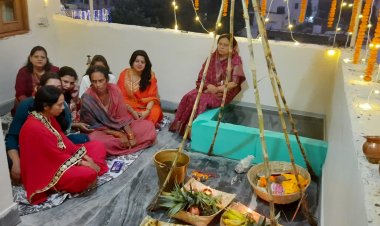 लोहिया नगर माउंट कार्मेल स्कूल में धूमधाम से मना महापर्व छठ, व्रतियों ने दिया उगते सूर्य को अर्घ्य