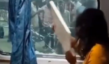 इंदौर-दिल्ली पैसेंजर में हंगामा! पर्स चोरी होने पर महिला ने तोड़ा ट्रेन की खिड़की का शीशा, वीडियो वायरल