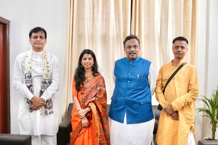 मैथिली ठाकुर का नया सुर: क्या बिहार विधानसभा चुनाव में उतरेगी लोकगायिका? BJP से मुलाकात के बाद सियासत में हलचल