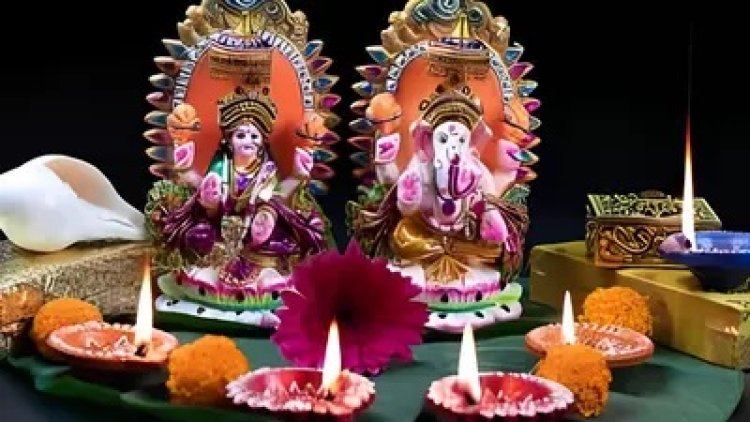 Diwali 2025: राशि अनुसार करें मां लक्ष्मी के ये विशेष मंत्रों का जाप, खुलेगा धन-संपदा का द्वार