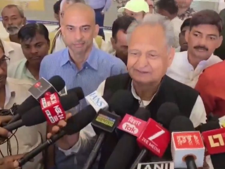 बिहार चुनाव 2025: महागठबंधन में सीट शेयरिंग पर ‘फ्रेंडली फाइट’! तेजस्वी बोले—कल सब कुछ साफ हो जाएगा, गहलोत ने दी एकजुटता की गारंटी
