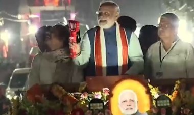 PM मोदी का पटना रोड शो बना चुनावी शक्ति प्रदर्शन, बिहार में एनडीए की वापसी के लिए जुटे प्रधानमंत्री