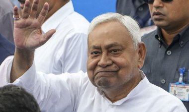 बिहार में नई सरकार की तस्वीर साफ होने लगी: मंत्रिमंडल गठन से पहले गृह मंत्रालय पर अटका पेच, देर रात फिर होगी अहम बैठक