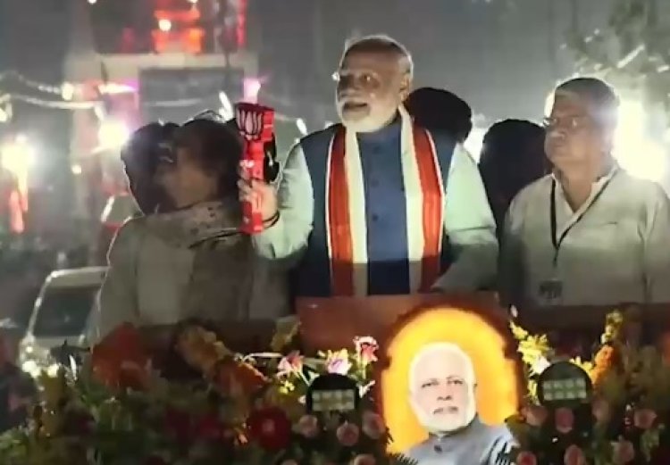 PM मोदी का पटना रोड शो बना चुनावी शक्ति प्रदर्शन, बिहार में एनडीए की वापसी के लिए जुटे प्रधानमंत्री