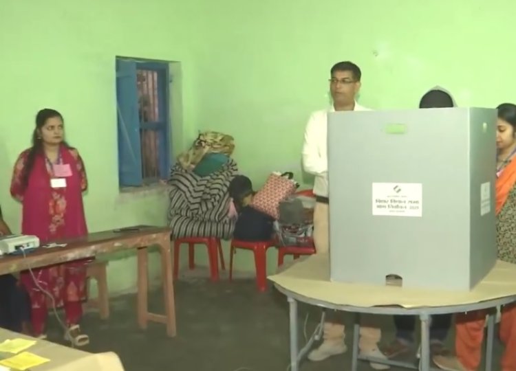 बिहार चुनाव 2025: पहले चरण में सुबह 11 बजे तक 27.65% वोटिंग, RJD ने लगाया ‘स्लो वोटिंग’ और ‘बिजली कटौती’ का आरोप