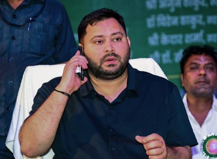 Counting से पहले बोले तेजस्वी यादव– हम सरकार बना रहे हैं, अधिकारियों को दी चेतावनी
