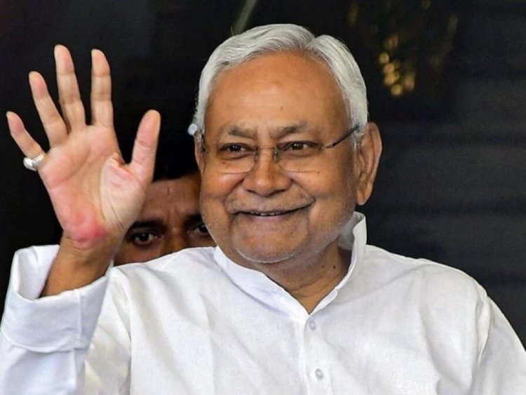 नीतीश कुमार की 10वीं पारी तय! महिलाओं को 10,000 रुपये ट्रांसफर वाली स्कीम बनी ‘मास्टरस्ट्रोक’