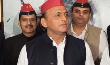 महापरिनिर्वाण दिवस पर अखिलेश यादव का बड़ा संदेश: ‘जय जवान, जय किसान’ के साथ अब ‘जय संविधान’ भी जरूरी