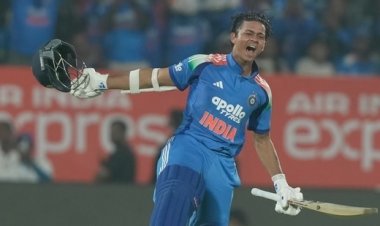 यशस्वी जायसवाल का शतक , विशाखापट्टनम में भारत का तूफान, साउथ अफ्रीका 9 विकेट से ढेर; टीम इंडिया ने 2-1 से जीती वनडे सीरीज