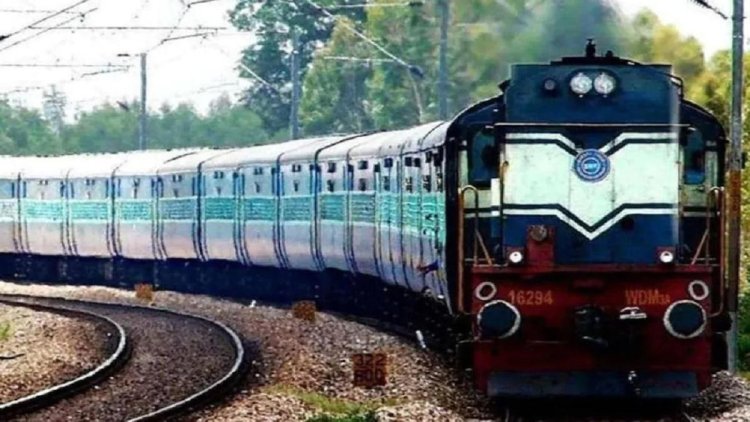 Train Fare Hike: आज से लागू हुआ नया रेल किराया सिस्टम, लंबी दूरी के यात्रियों की जेब पर असर, लोकल पैसेंजर्स को राहत
