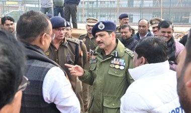 CM योगी के वाराणसी दौरे से पहले सिगरा स्टेडियम में हाई अलर्ट, पुलिस आयुक्त ने किया सुरक्षा व्यवस्थाओं का गहन निरीक्षण