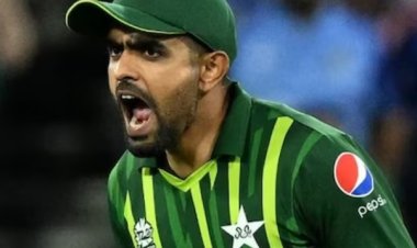IND vs PAK T20 World Cup: भारत से करारी हार के बाद बाबर आज़म पर गिरी गाज, पाकिस्तान में मचा घमासान