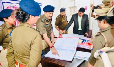 वाराणसी में महिला सुरक्षा पर सख्त रुख, मिशन शक्ति केंद्र का निरीक्षण कर पुलिस आयुक्त ने दिए कड़े निर्देश