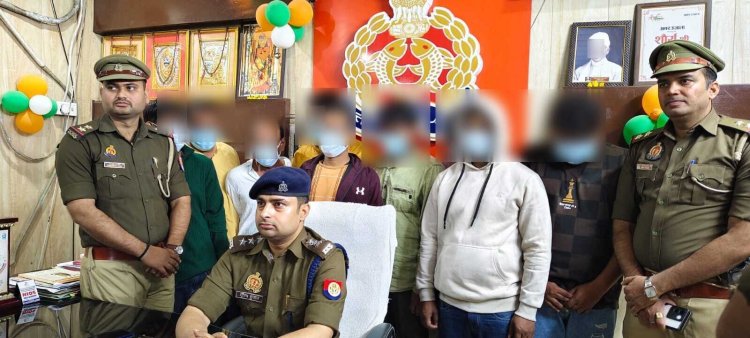 खाली प्लॉट पर चल रहा था जुआ, वाराणसी पुलिस ने 9 लोगों को दबोचा