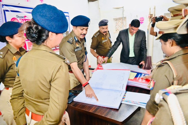 वाराणसी में महिला सुरक्षा पर सख्त रुख, मिशन शक्ति केंद्र का निरीक्षण कर पुलिस आयुक्त ने दिए कड़े निर्देश