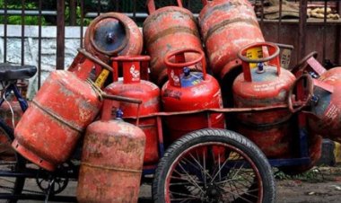 अचानक क्यों बढ़ी गैस सिलेंडर की बुकिंग? सरकार ने बताई वजह
